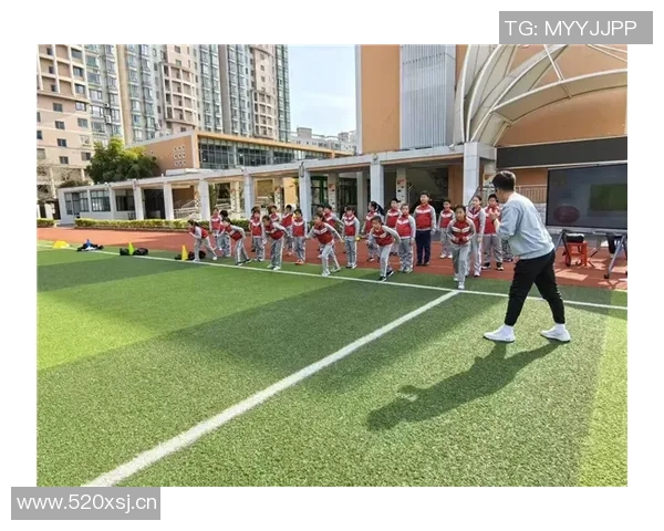 南京排球队的转型之路:从传统到现代的纪实探索与成长 南京排球队的转型之路:从传统到现代的纪实探索与成长